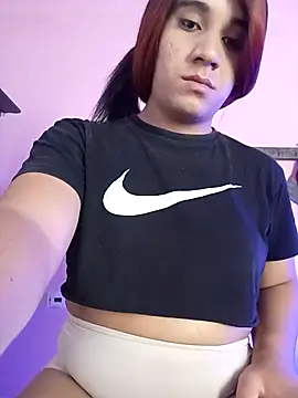 Snapshot of miasimsfu chatting on 10/17/25, 10:07 miasimsfu online show from 10/17/25, 10:07