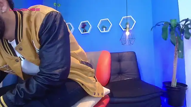 Snapshot of jhon_ath chatting on 10/22/25, 03:17 jhon ath online show from 10/22/25, 03:17