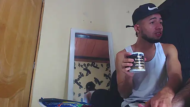 Snapshot of jhon_ath chatting on 11/20/25, 04:18 jhon ath online show from 11/20/25, 04:18