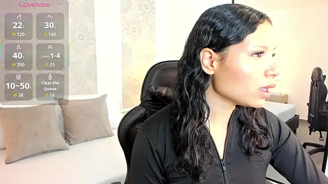 Snapshot of dulce_natyy chatting on 12/22/25, 02:11 dulce natyy online show from 12/22/25, 02:11