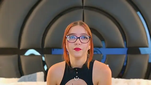 LiliFox18 online show from 03/12/25, 07:25