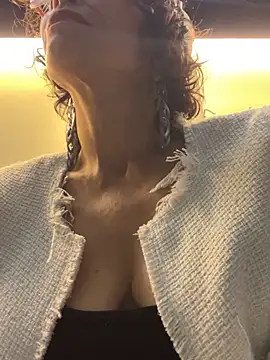 Snapshot of MireyaTorresGu chatting on 02/01/26, 10:41 MireyaTorresGu online show from 02/01/26, 10:41