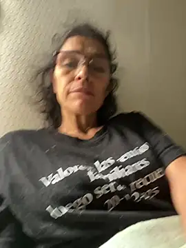 Snapshot of MireyaTorresGu chatting on 06/14/26, 03:02 MireyaTorresGu online show from 06/14/26, 03:02