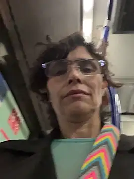 MireyaTorresGu online show from 10/26/25, 12:33