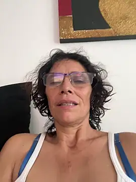 Snapshot of MireyaTorresGu chatting on 02/20/26, 10:44 MireyaTorresGu online show from 02/20/26, 10:44