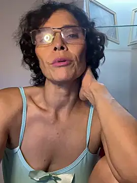 MireyaTorresGu online show from 11/11/25, 04:07