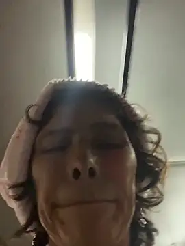 MireyaTorresGu online show from 12/19/25, 01:09