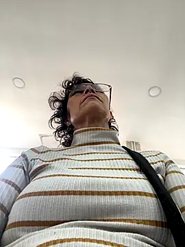 Snapshot of MireyaTorresGu chatting on 01/06/26, 02:21 MireyaTorresGu online show from 01/06/26, 02:21