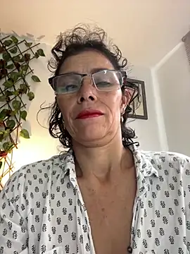 Snapshot of MireyaTorresGu chatting on 02/24/26, 04:19 MireyaTorresGu online show from 02/24/26, 04:19