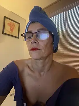 Snapshot of MireyaTorresGu chatting on 02/19/26, 10:18 MireyaTorresGu online show from 02/19/26, 10:18