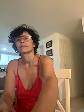 MireyaTorresGu online show from 10/10/25, 11:33