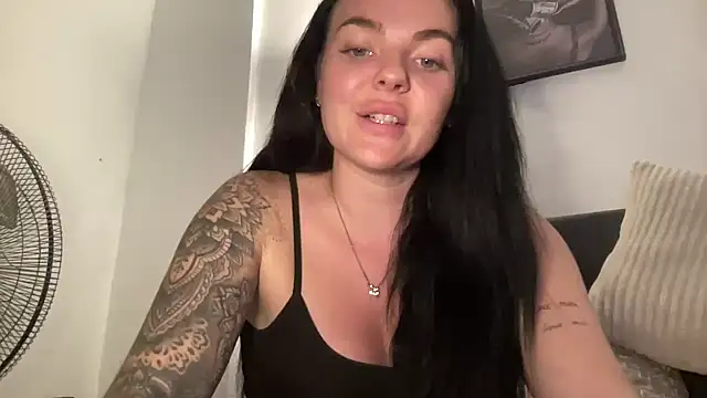 yorkshiregal online show from 10/12/25, 07:04