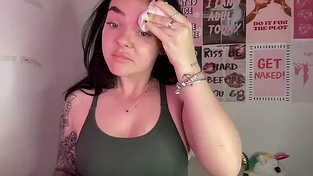 yorkshiregal online show from 04/15/26, 07:36