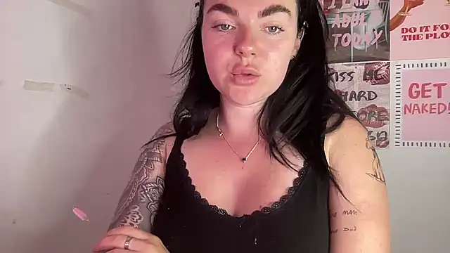 yorkshiregal online show from 04/30/26, 07:04