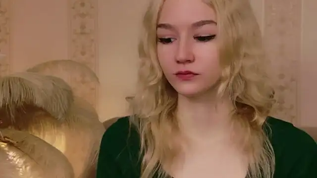 NaomiLoys online show from 11/12/25, 10:52