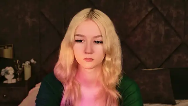 NaomiLoys online show from 11/09/25, 10:41