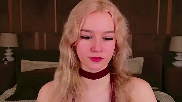 NaomiLoys online show from 03/22/25, 03:30