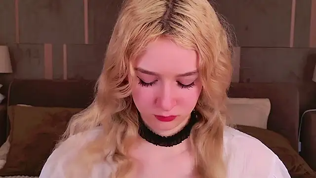 NaomiLoys online show from 03/09/25, 03:43