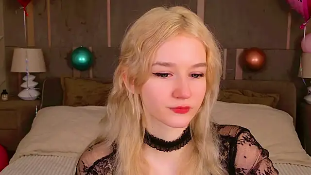 NaomiLoys online show from 02/14/25, 08:26