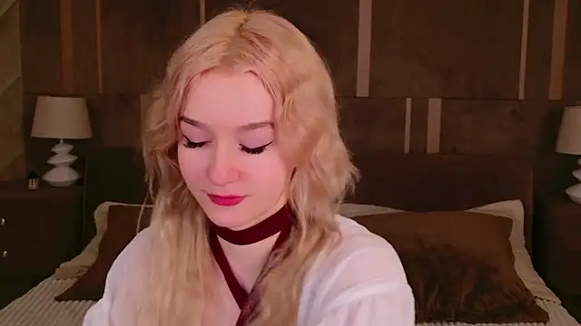 NaomiLoys online show from 03/23/25, 02:04