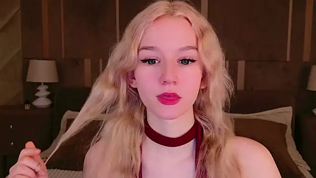 NaomiLoys online show from 03/22/25, 03:42