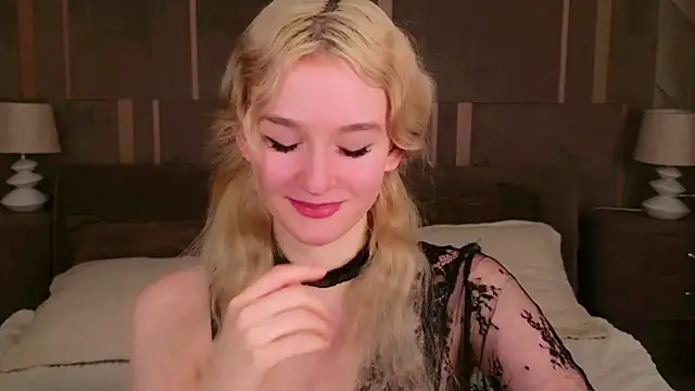 NaomiLoys online show from 02/25/25, 03:20