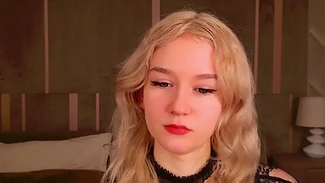 NaomiLoys online show from 02/09/25, 05:11