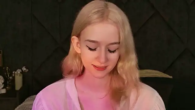 NaomiLoys online show from 11/16/25, 10:53