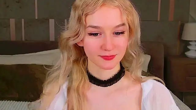 NaomiLoys online show from 02/11/25, 06:30