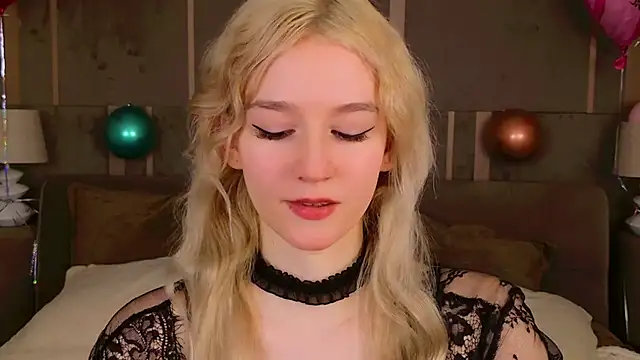 NaomiLoys online show from 02/15/25, 07:39