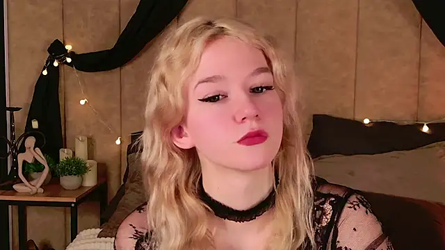 NaomiLoys online show from 02/22/25, 06:41