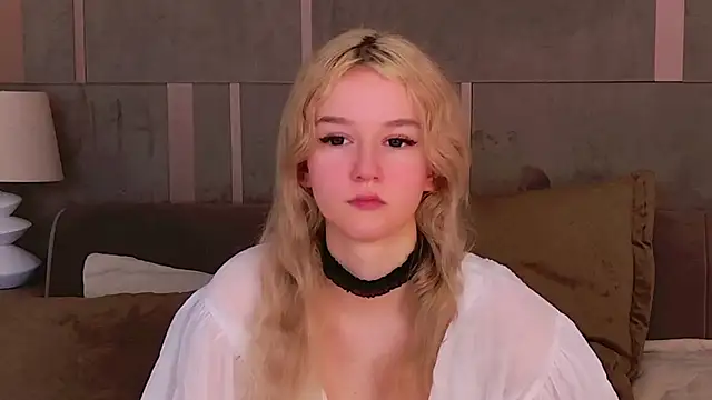 NaomiLoys online show from 03/08/25, 09:06