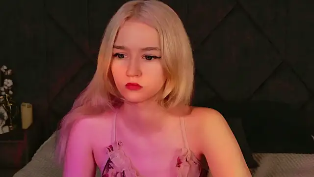 NaomiLoys online show from 09/14/25, 08:53