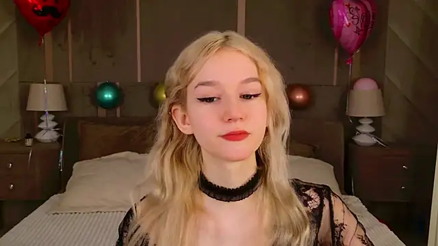 NaomiLoys online show from 02/15/25, 04:34