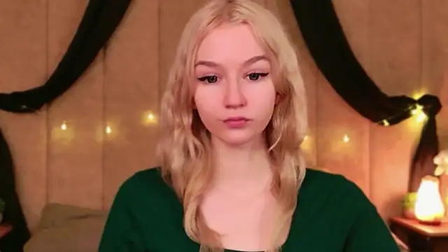 NaomiLoys online show from 11/24/25, 10:59