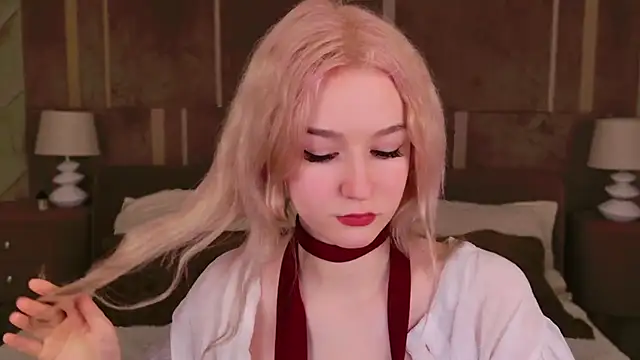 NaomiLoys online show from 03/18/25, 03:12