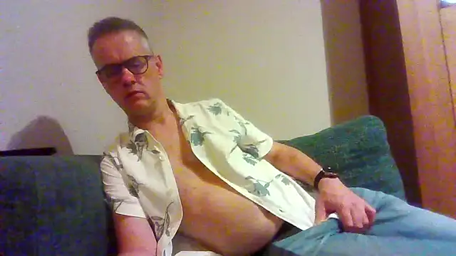 Snapshot of Hectorthyssen1 chatting on 06/19/26, 10:36 Hectorthyssen1 online show from 06/19/26, 10:36