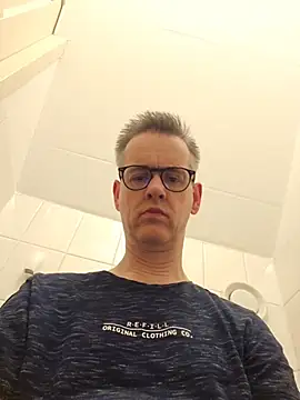 Snapshot of Hectorthyssen1 chatting on 06/09/26, 03:24 Hectorthyssen1 online show from 06/09/26, 03:24