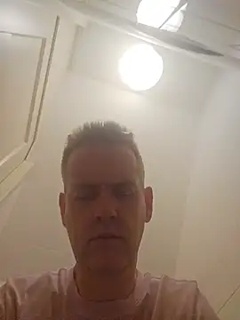 Snapshot of Hectorthyssen1 chatting on 06/29/26, 01:55 Hectorthyssen1 online show from 06/29/26, 01:55