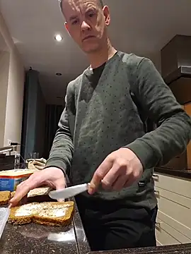 Hectorthyssen1 online show from 02/11/26, 05:29