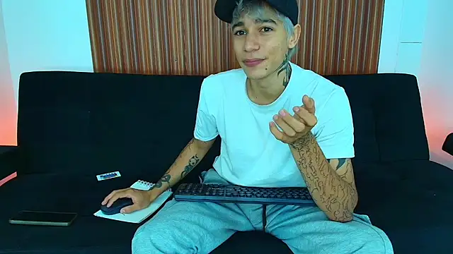 Zacktk7 online show from 02/25/25, 11:04