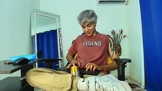 Zacktk7 online show from 02/27/25, 08:09