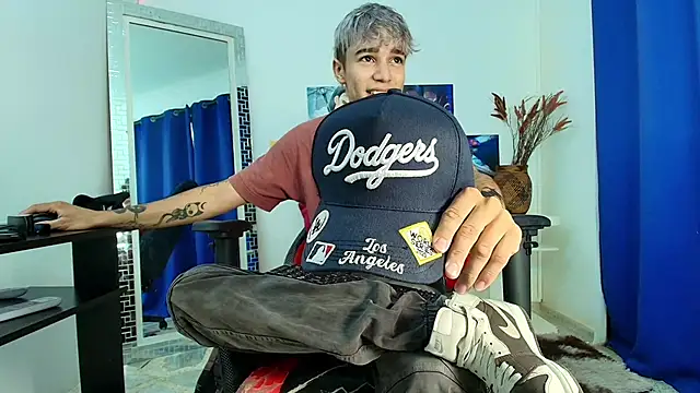 Zacktk7 online show from 03/21/25, 08:29