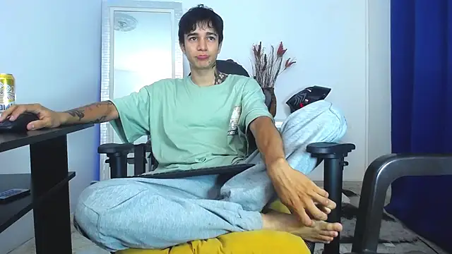 Zacktk7 online show from 02/03/25, 10:43