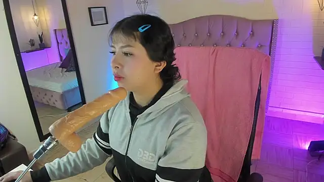 Namiko Park online show from 01/13/25, 01:06