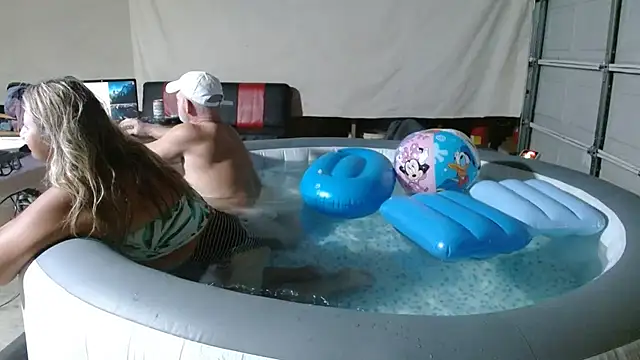 Snapshot of 69vivian chatting on 12/29/24, 01:24 69vivian online show from 12/29/24, 01:24