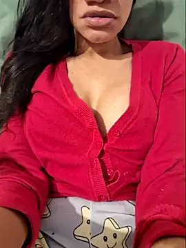 Snapshot of charllottebrasilian chatting on 06/02/26, 01:05 charllottebrasilian online show from 06/02/26, 01:05