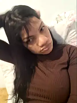Snapshot of charllottebrasilian chatting on 06/15/26, 01:11 charllottebrasilian online show from 06/15/26, 01:11