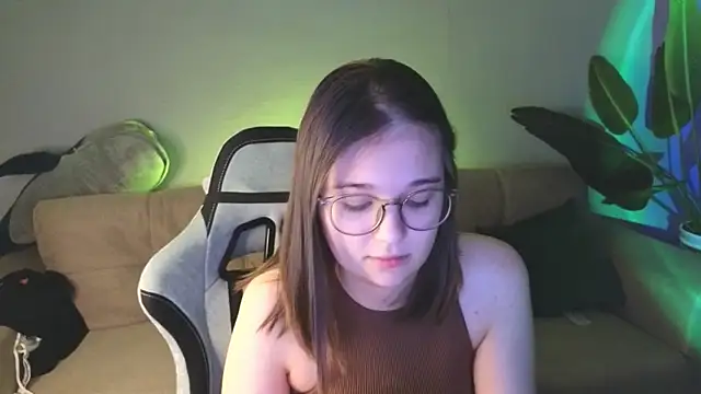 Snapshot of Leela_sun chatting on 03/02/25, 05:52 Leela sun online show from 03/02/25, 05:52