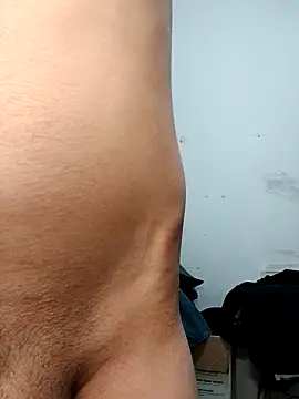 jhonyhot9292 online show from 12/15/25, 12:27